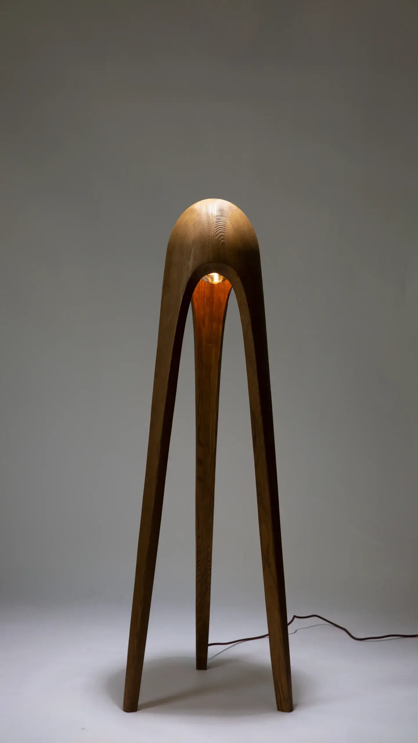 FLOWLIGHT DESIGN INC flowlightdesign Guardian Floor Lamp 1 scaled – Flowlight Design FLOWLIGHT DESIGN INC flowlightdesign Guardian Floor Lamp 1 scaled | Flowlight Design