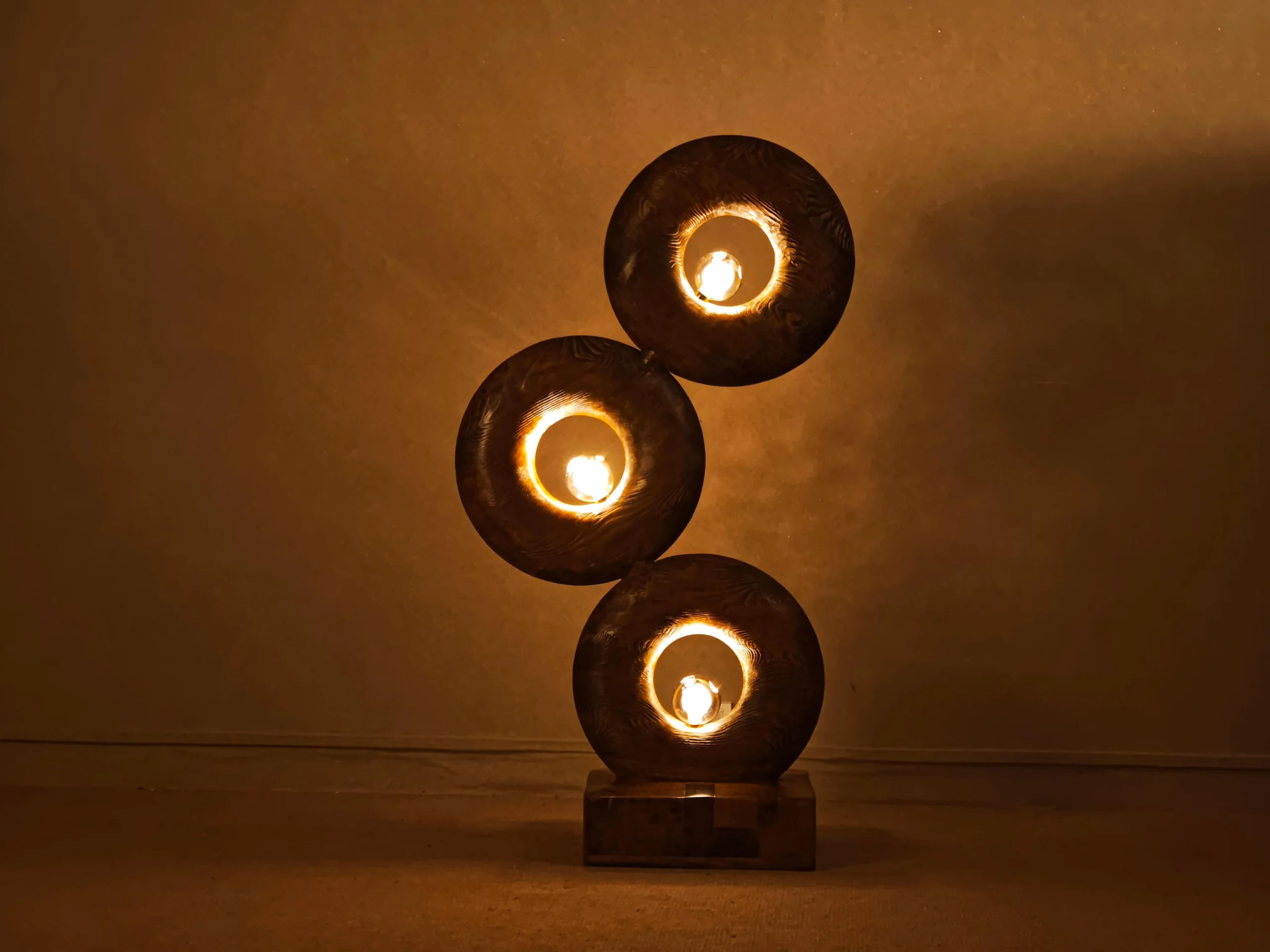 Artistic Natural Solid Wood Orbit Floor Lamp scaled – Flowlight Design Artistic Natural Solid Wood Orbit Floor Lamp scaled | Flowlight Design
