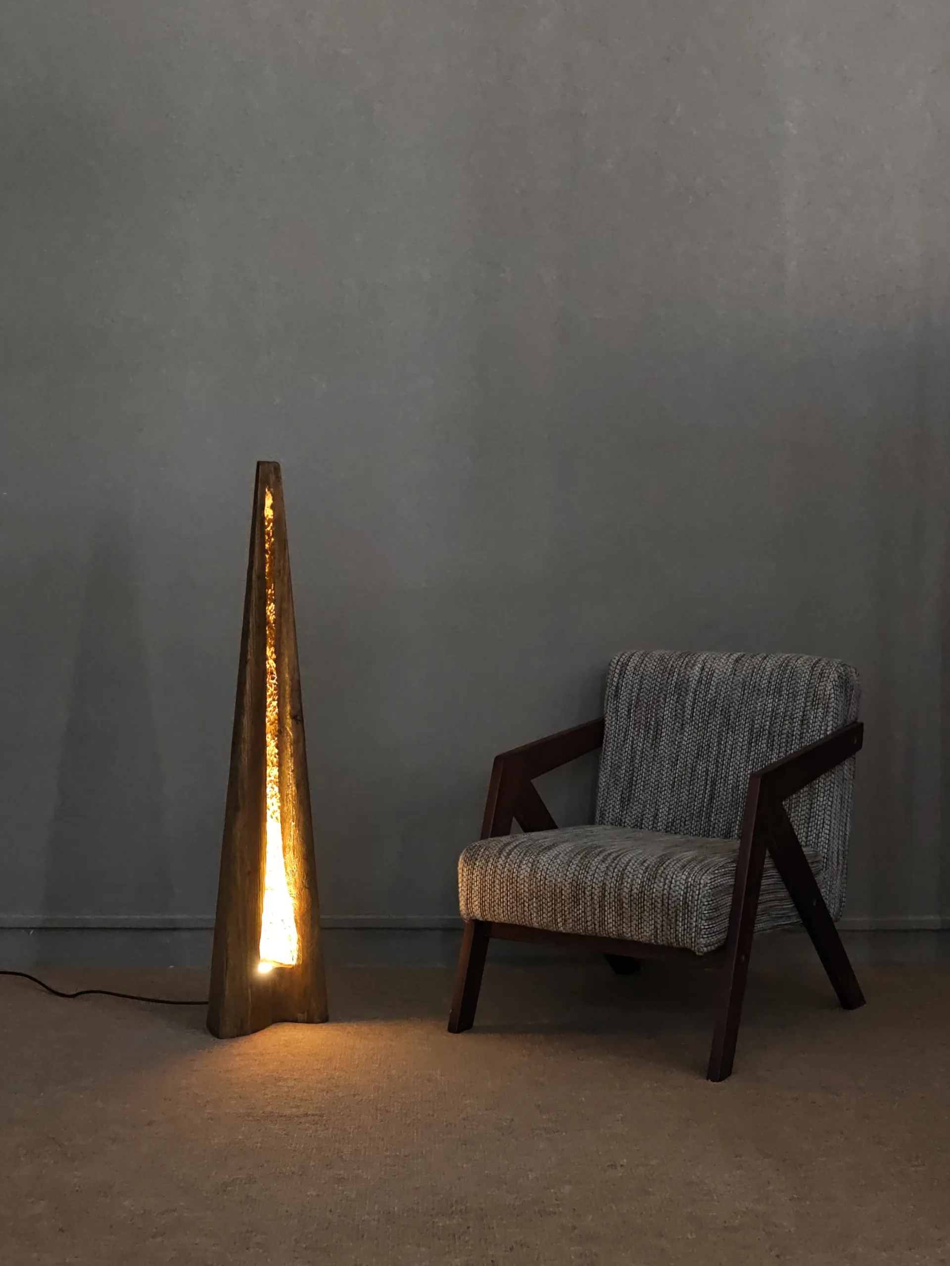 Handmade European American Antique Style Natural Solid Wood Peak Floor Lamp scaled – Flowlight Design Handmade European American Antique Style Natural Solid Wood Peak Floor Lamp scaled | Flowlight Design
