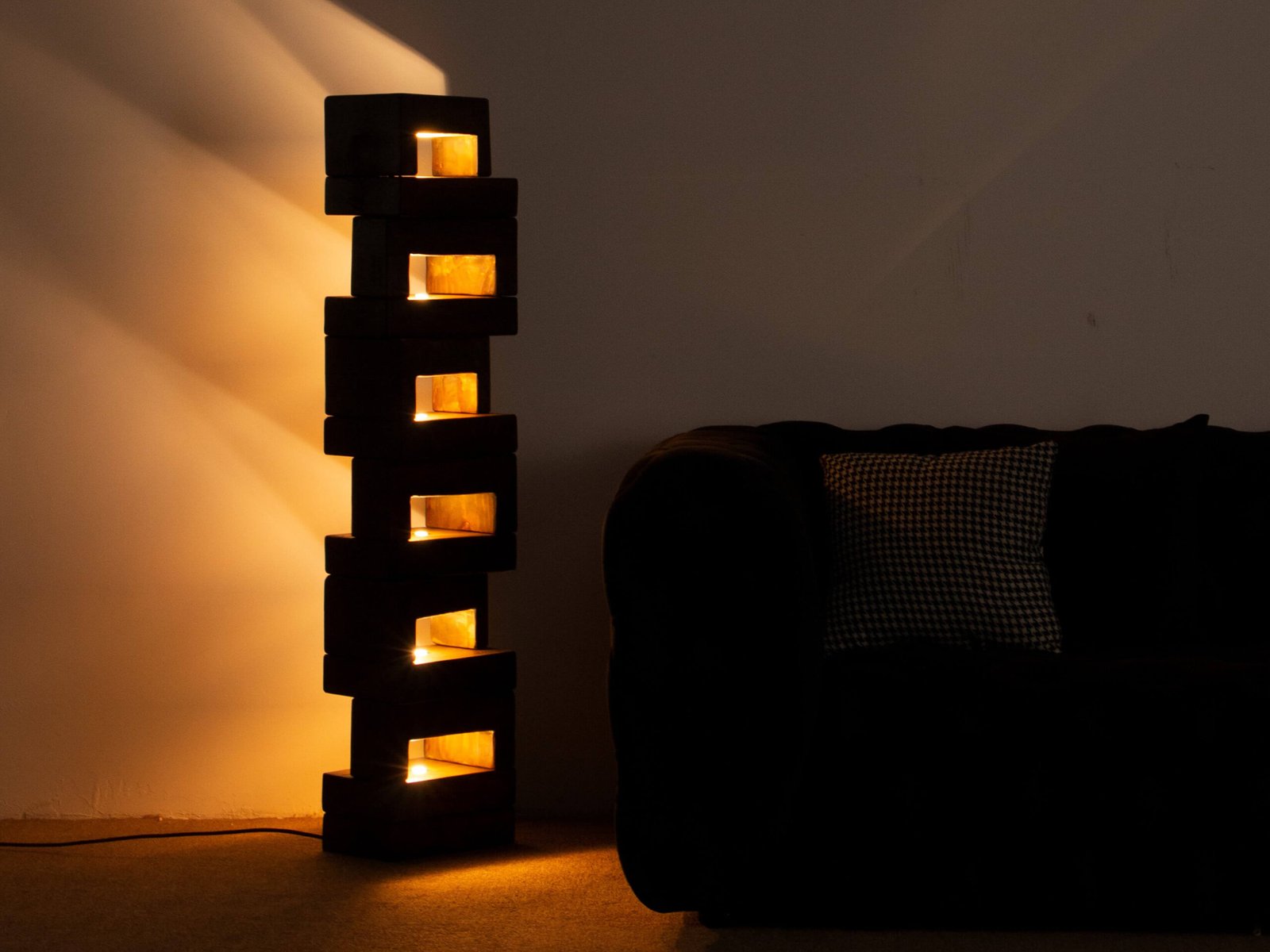 Handmade Natural Solid Wood Artistic Piller Floor Lamp for Home Decoration 1 scaled | Flowlight Design